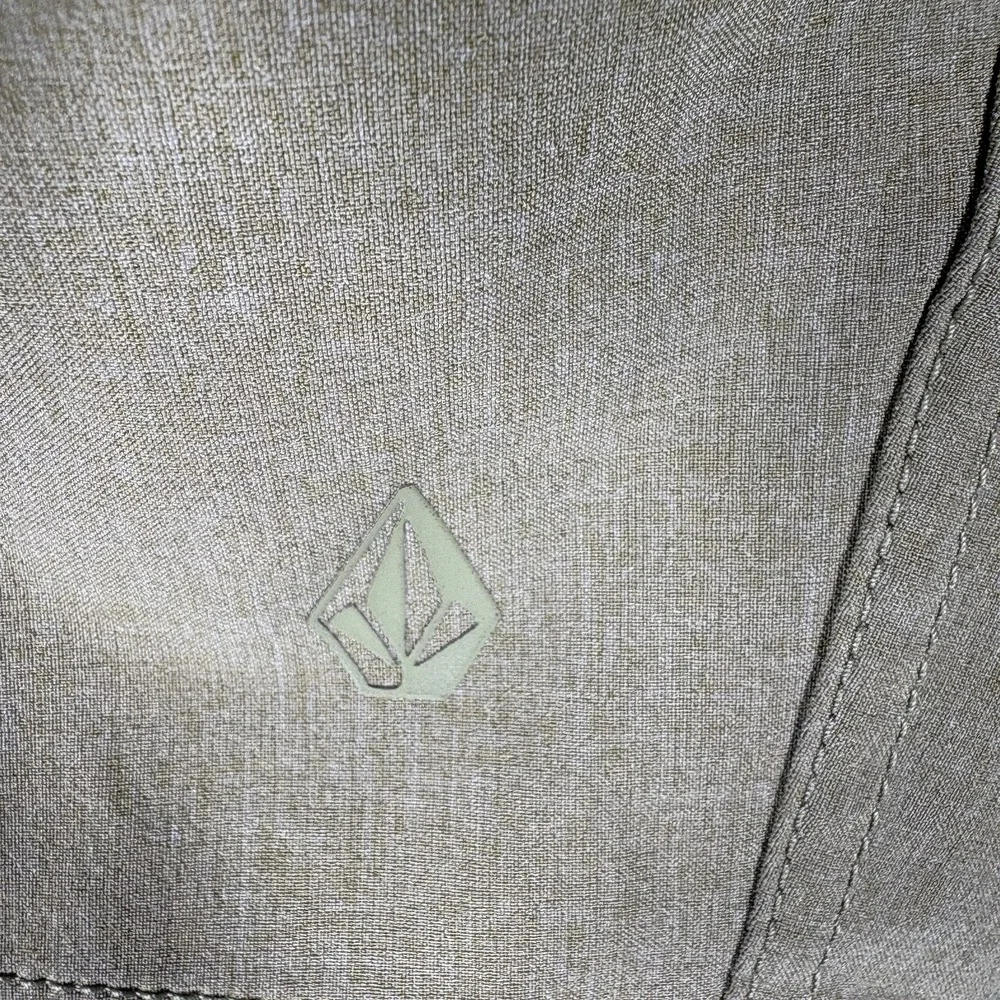 Volcom Men Shorts 36 Khaki Chino Twill Button Zipper Logo Beach Coastal Surfer‎